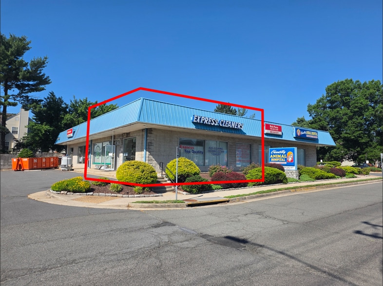 Primary Photo Of 13705 Lee Jackson Memorial Hwy, Chantilly Freestanding For Lease