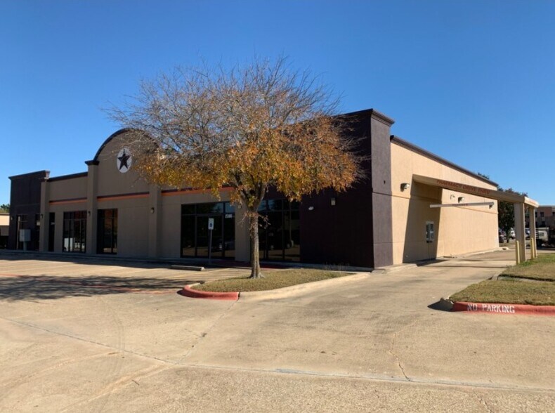 More Photos Of 2300 De Lee St, Bryan Drugstore For Lease