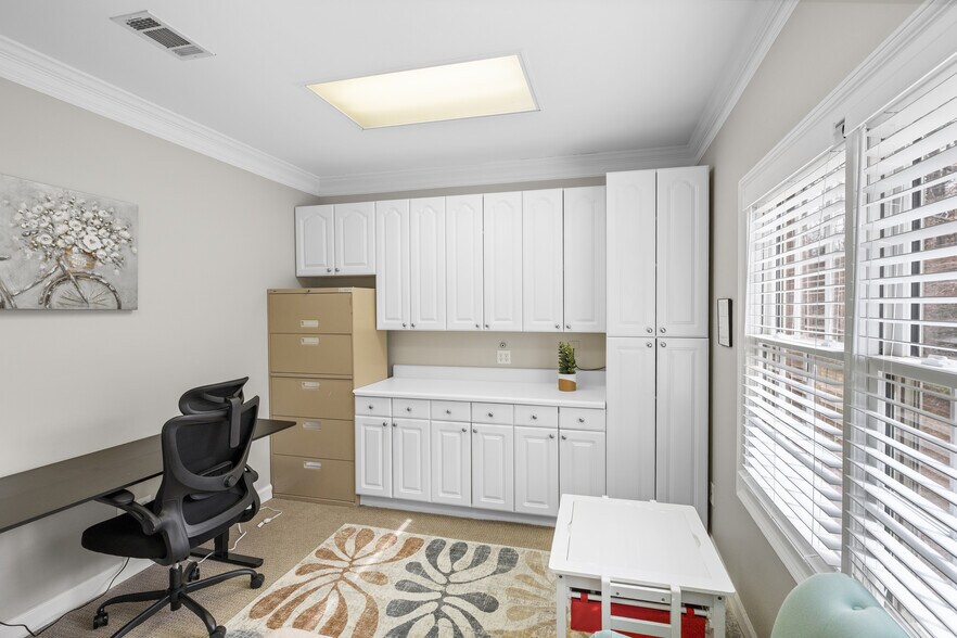 More Photos Of 555 Sun Valley Dr, Roswell Office For Lease
