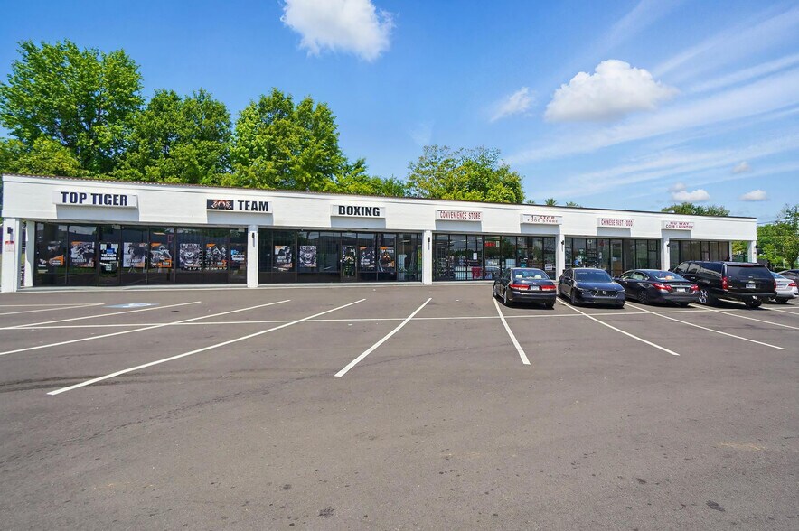 More Photos Of 2417 N Tryon St, Charlotte Unknown For Lease