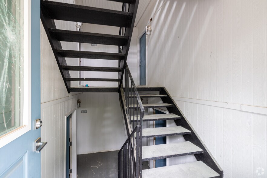 More Photos Of 100 Redwood Cir, Pensacola Apartments For Sale