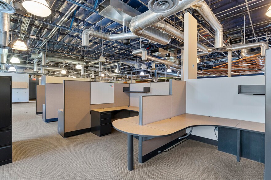 More Photos Of 900 S Pavilion Center Dr, Las Vegas Office For Sale
