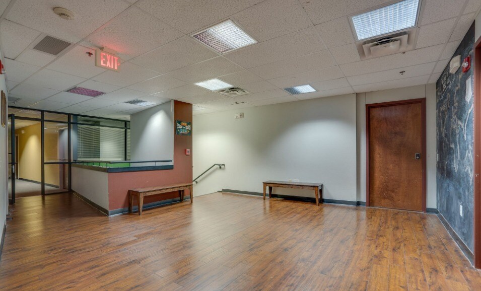 More Photos Of 1130 W Trinity Mills Rd, Carrollton General Retail For Sale