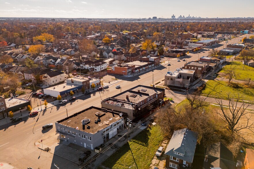 More Photos Of 15421 Mack Ave, Detroit Bar For Sale