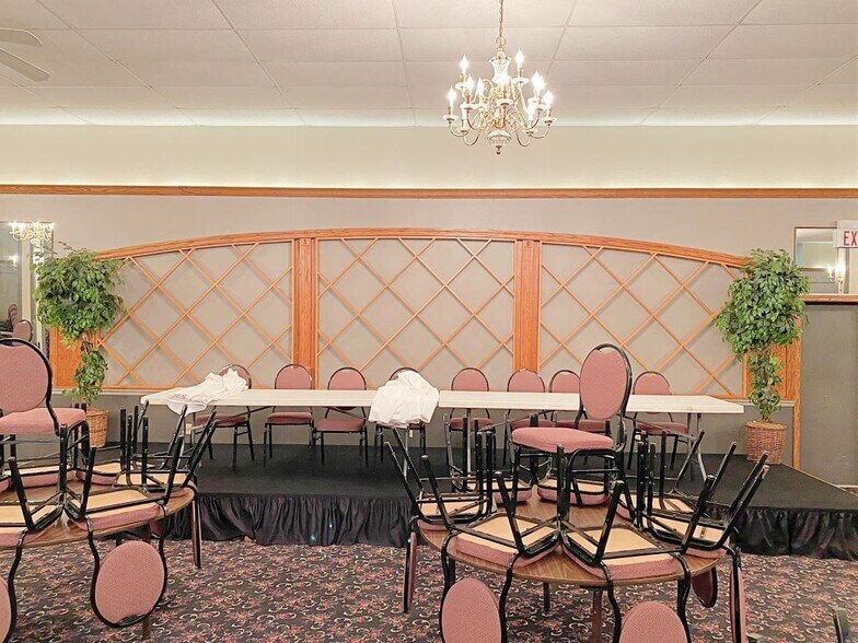 More Photos Of 872 E Michigan Ave, Marshall Freestanding For Sale