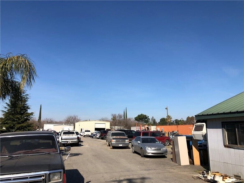 More Photos Of 29 E Cone Ave, Merced Office For Lease