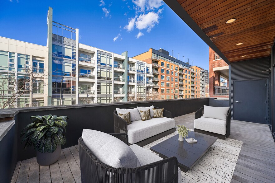 More Photos Of 1219 W Madison St, Chicago Storefront Retail Residential For Lease