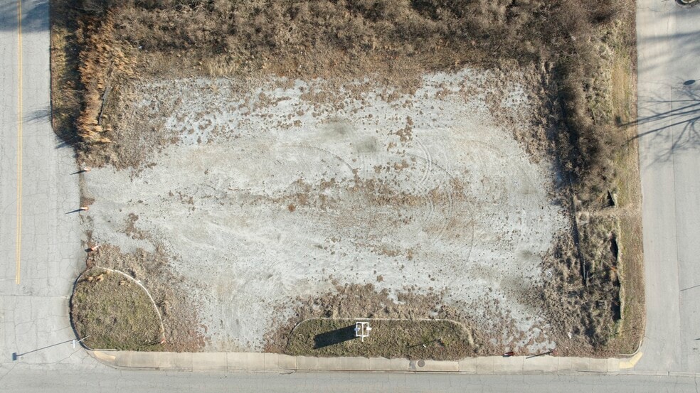 More Photos Of 644 NE Main St, Simpsonville Land For Lease