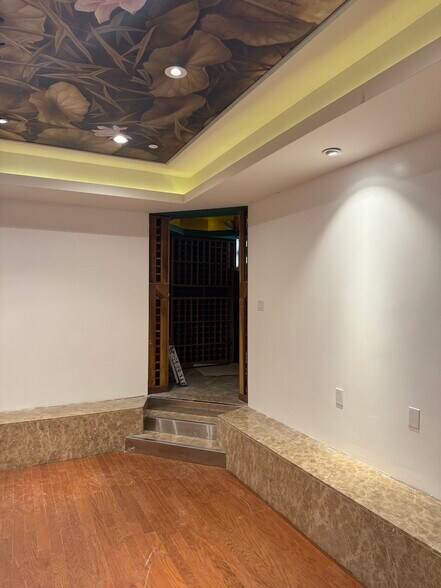 More Photos Of 1409 Sutter St, San Francisco Hotel For Lease