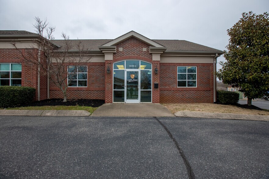 More Photos Of 120 Center Pointe Dr, Clarksville Office For Lease
