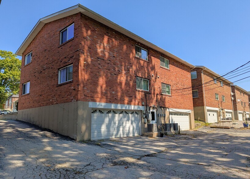 More Photos Of 9546 Hyde Park Dr, Affton Apartments For Sale