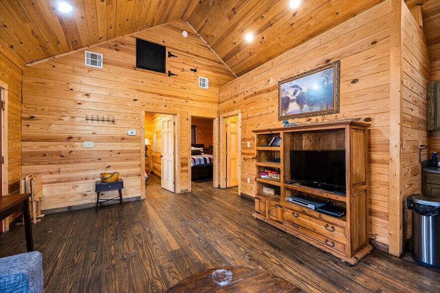 More Photos Of 54 Indian Creek Rd, Woodworth General Retail For Sale