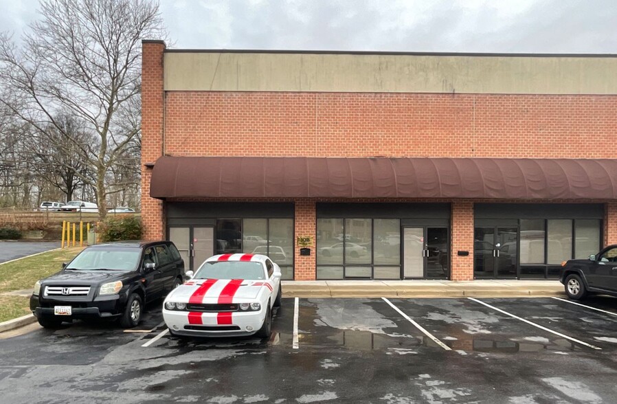 Primary Photo Of 504 E Diamond Ave, Gaithersburg Storefront Retail Office For Lease