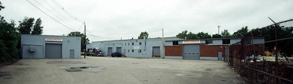 More Photos Of 70 Coolidge Ave, Watertown Warehouse For Lease