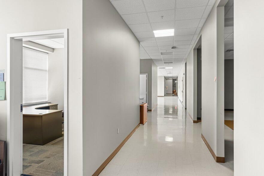 More Photos Of 2800 Grays Creek Dr, Arlington Office For Sale