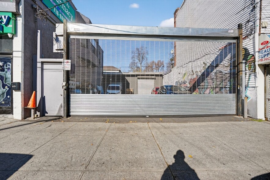 More Photos Of 219-225 Broad st, Staten Island Apartments For Sale