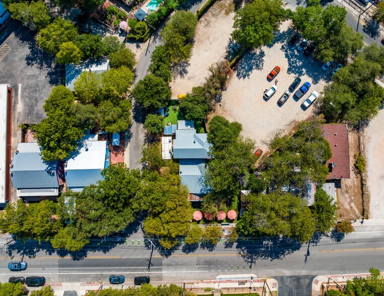 More Photos Of 1102 S Alamo St, San Antonio Storefront Retail Office For Sale