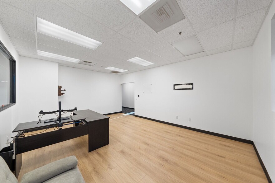 More Photos Of 25843 Jefferson Ave, Murrieta Light Distribution For Sale