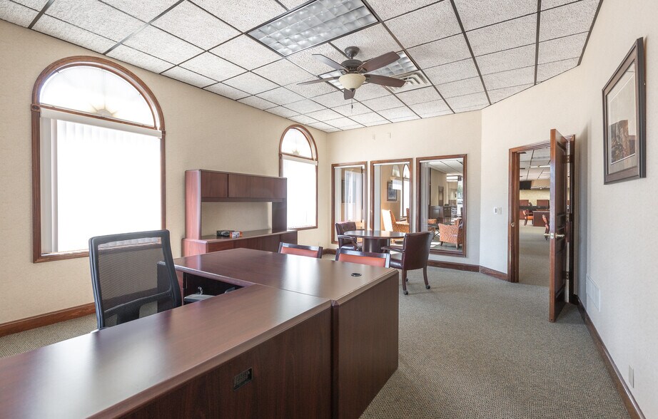 More Photos Of 216 W 2nd St, Dixon Bank For Sale