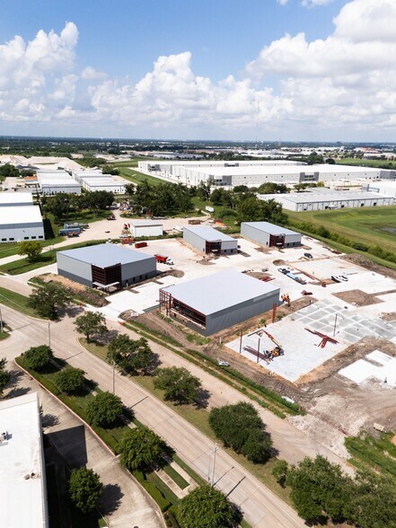 More Photos Of 13620 S Gessner Rd, Missouri City Warehouse For Lease