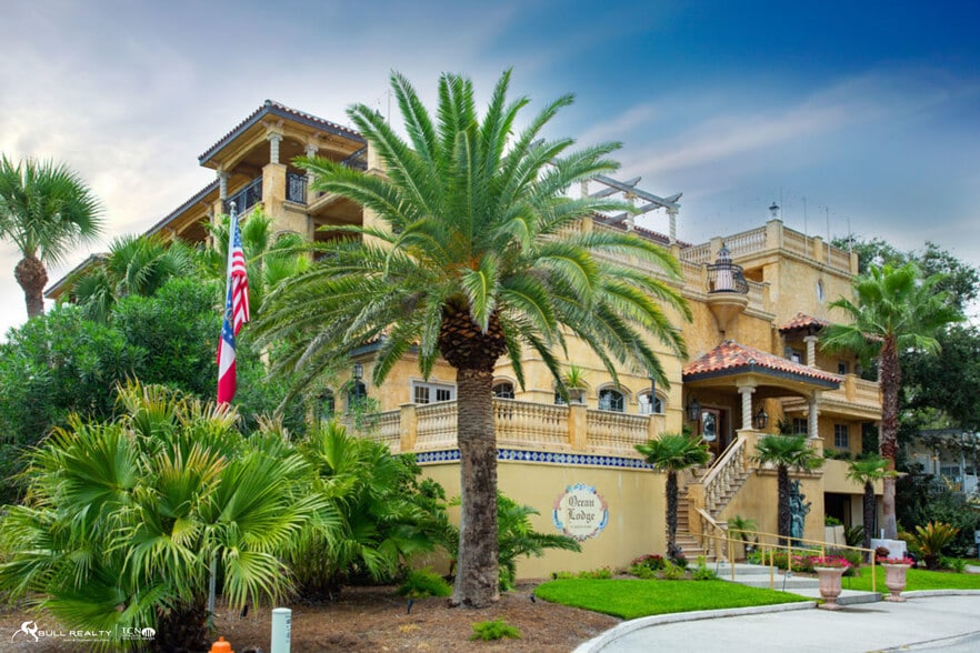 More Photos Of 935 Beachview Dr, Saint Simons Island Hotel For Sale