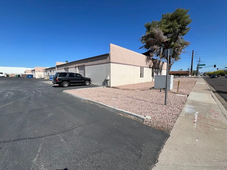 More Photos Of 3549 E Broadway Rd, Phoenix Warehouse For Lease