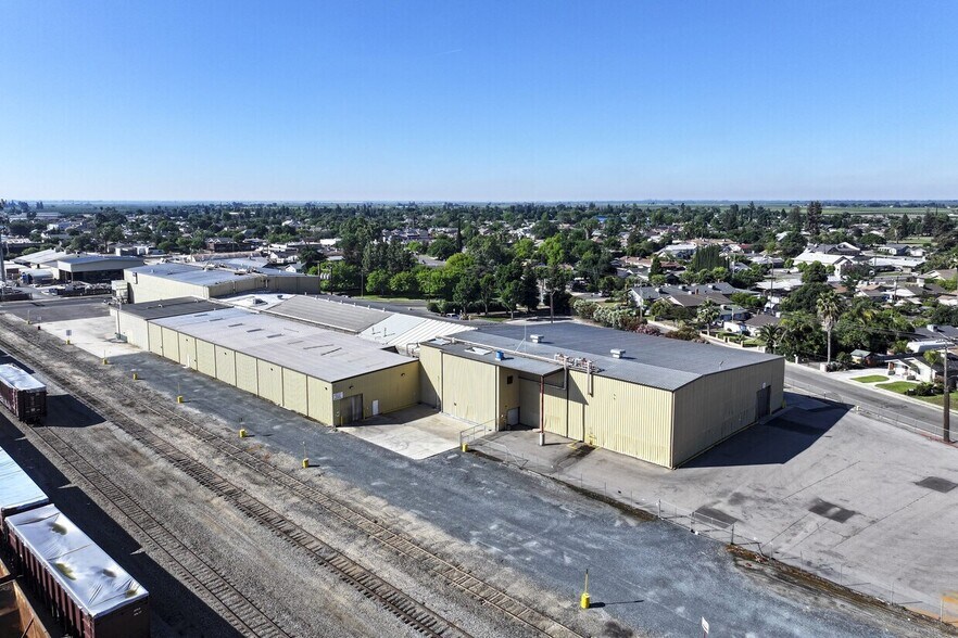 More Photos Of 301 G St, Exeter Landfill For Sale