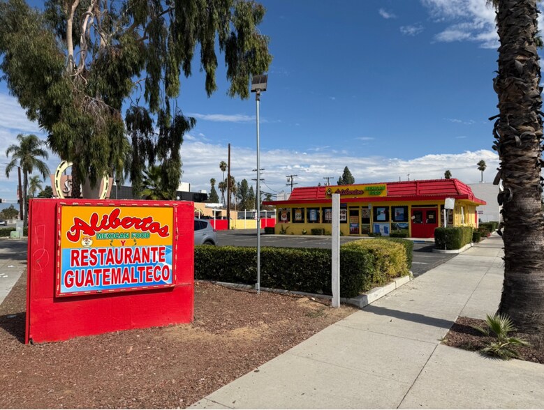Primary Photo Of 6490 Magnolia Ave, Riverside Fast Food For Sale