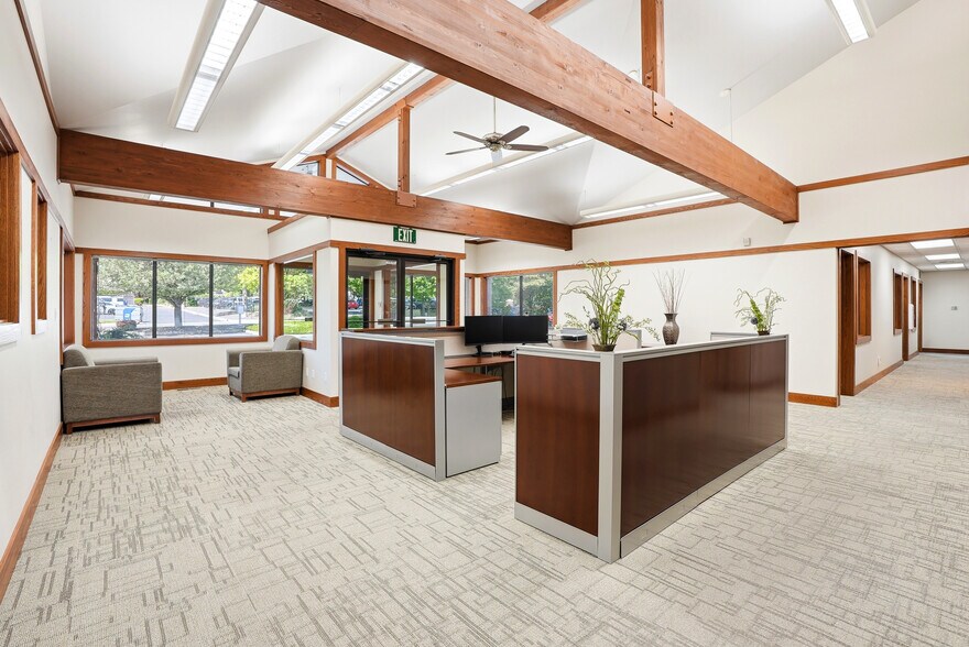 More Photos Of 801 N 39th Ave, Yakima Office For Sale