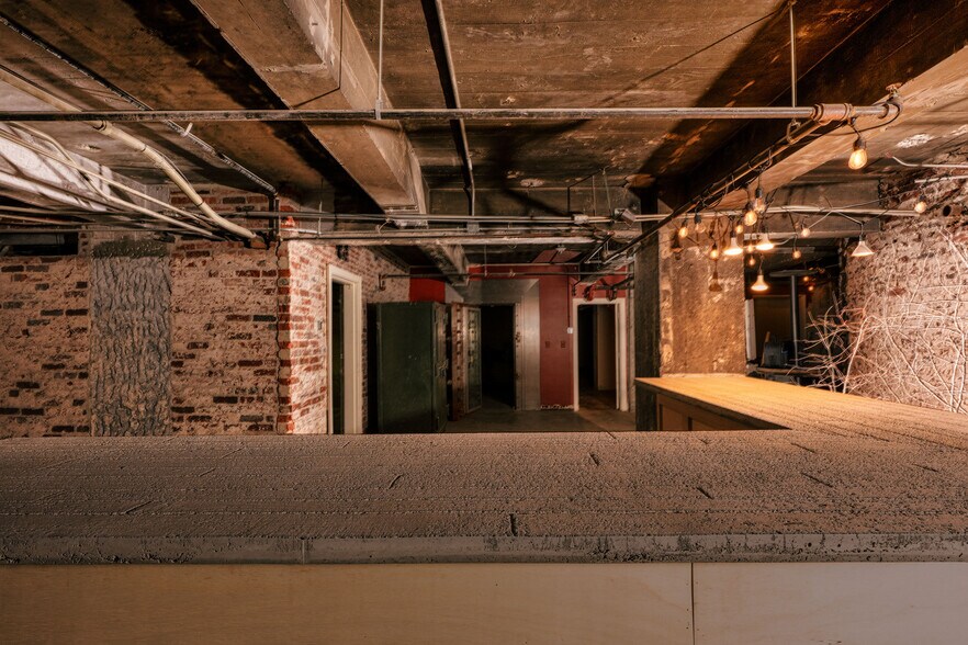More Photos Of 255 Broad St., Kingsport General Retail For Sale
