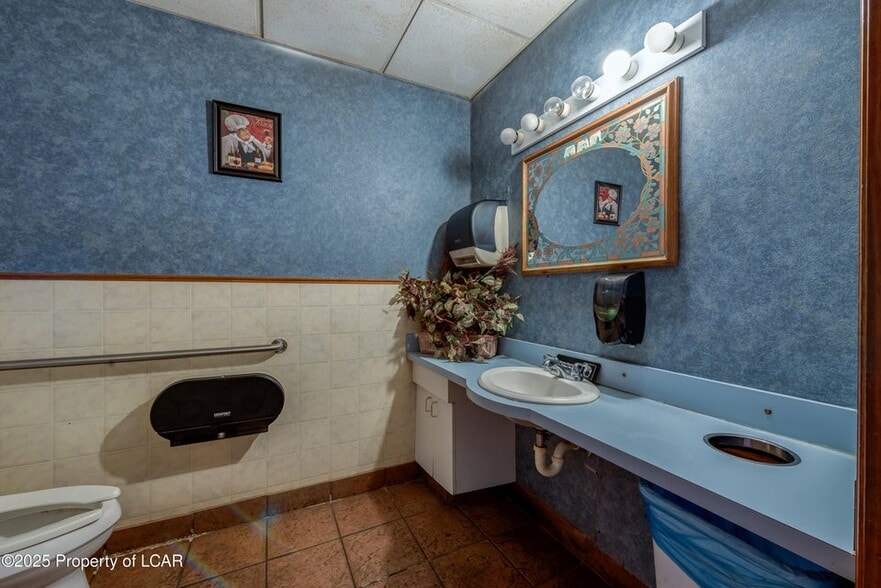 More Photos Of 1190 Sans Souci Pky, Hanover Township Restaurant For Sale