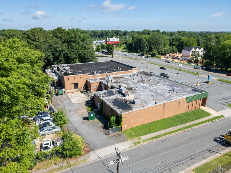 More Photos Of 3401 Brookshire Blvd, Charlotte Unknown For Lease