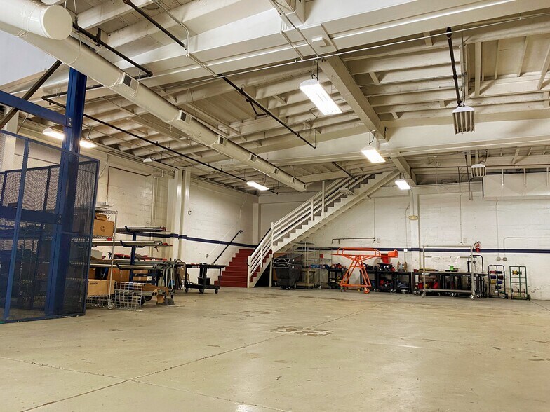 More Photos Of 956 Folsom St, San Francisco Manufacturing For Sale