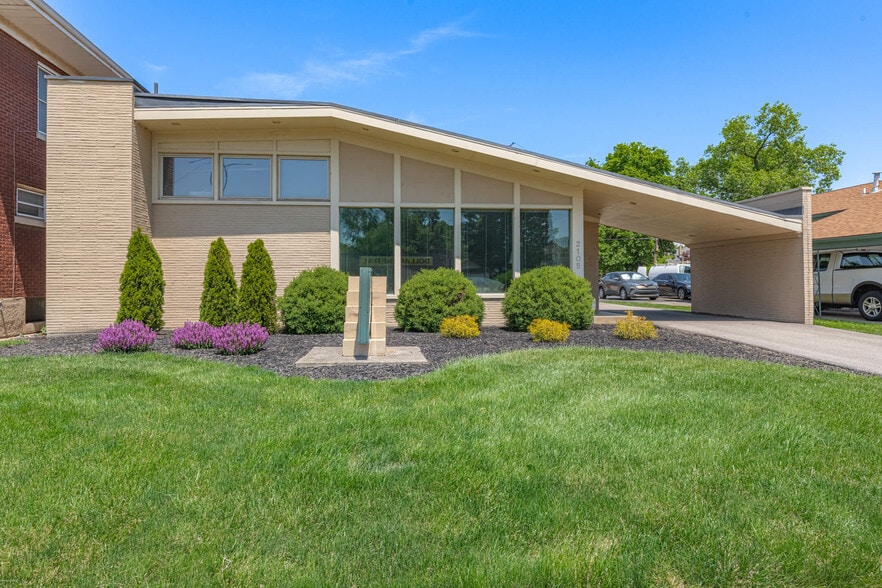 Primary Photo Of 2105 Central Ave, Middletown Office For Sale