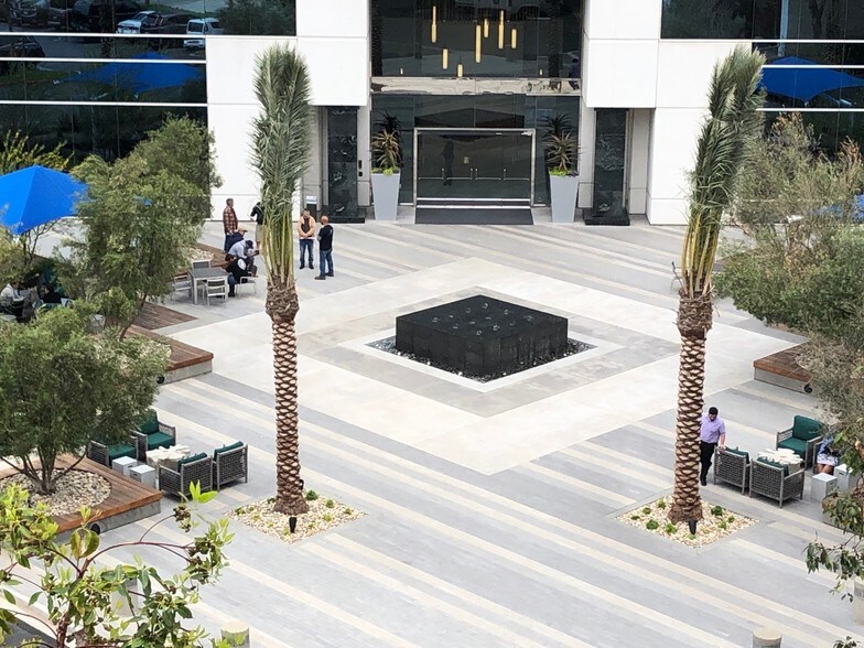 More Photos Of 2670 N Main St, Santa Ana Office For Lease