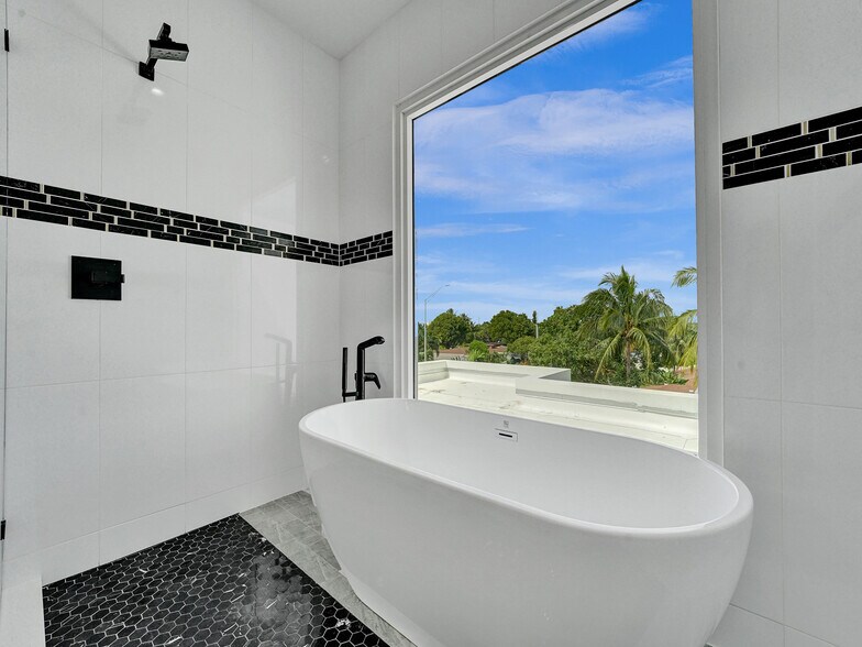 More Photos Of 1220-1226 NE 15th Ave, Fort Lauderdale Apartments For Sale