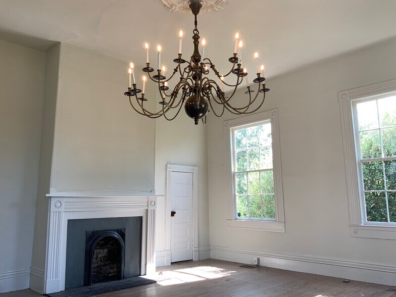 More Photos Of 117 E Academy St, Union Office For Sale