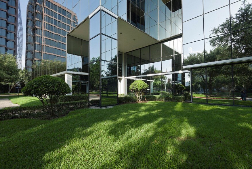 More Photos Of 2929 Briarpark Dr, Houston Office For Lease