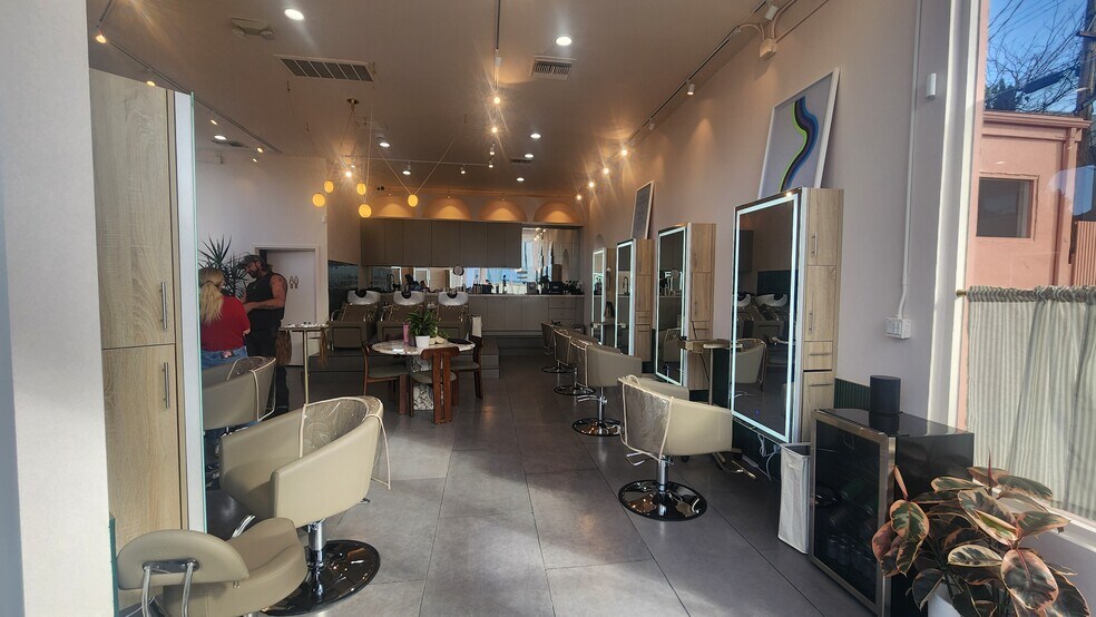 More Photos Of 1000 N Fairfax Ave, West Hollywood Storefront For Sale