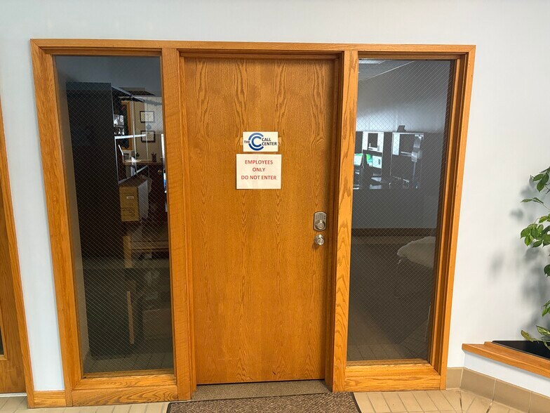 More Photos Of 29 S Lake St, Big Lake Office For Lease
