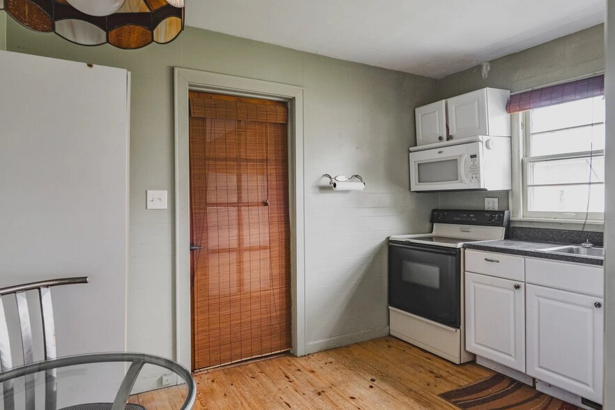 More Photos Of 505 27th St, Vienna Office For Sale