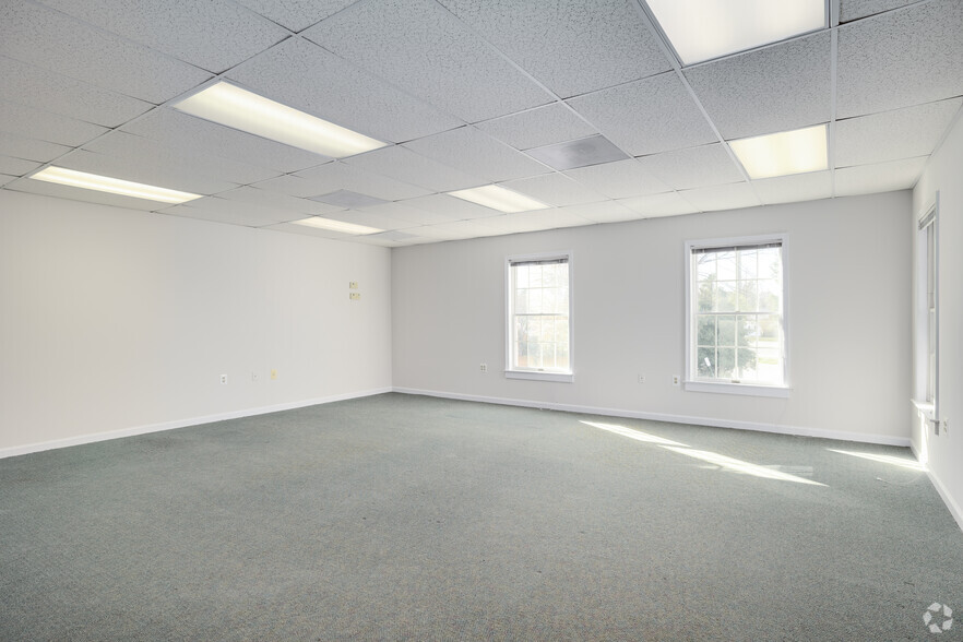 More Photos Of 8802 Sudley Rd, Manassas Medical For Lease