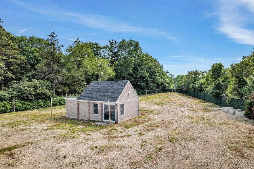 More Photos Of 557 Deer Park Rd, Dix Hills Flex For Sale