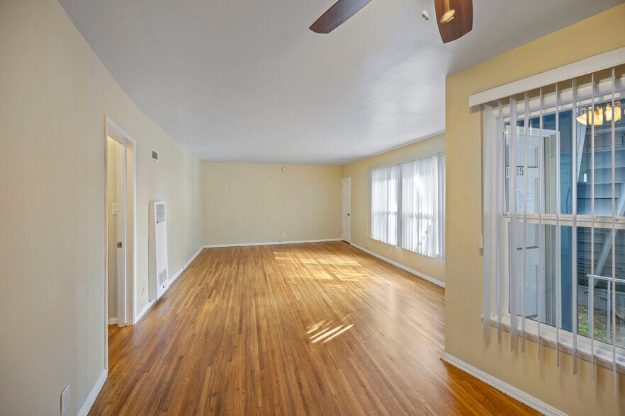 More Photos Of 11089-11099 Strathmore Dr, Los Angeles Apartments For Sale