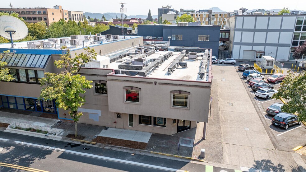 More Photos Of 142 W 8th Ave, Eugene Office For Sale