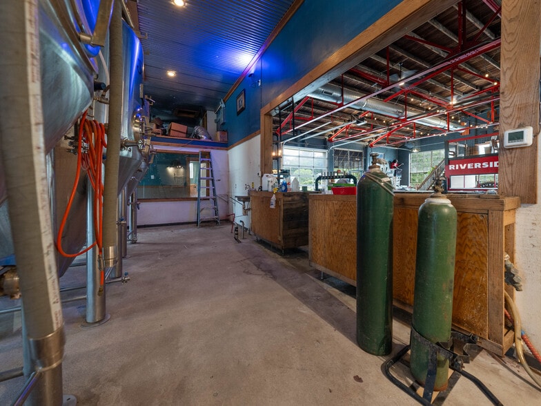 More Photos Of 339 Park St, Canton Restaurant For Sale