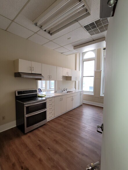 More Photos Of 501 Penn St, Reading Office For Sale