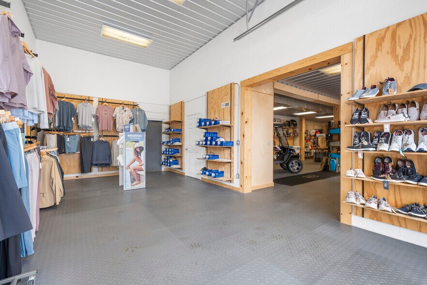 More Photos Of 26009 State Highway 39, Shell Knob Storefront Retail Office For Sale