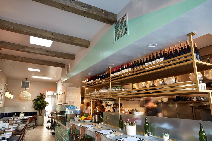 More Photos Of 523 Rose Ave, Venice Restaurant For Lease