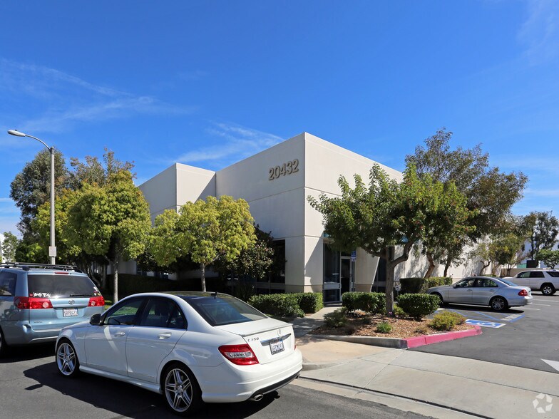 More Photos Of 20432 James Bay Cir, Lake Forest Manufacturing For Lease